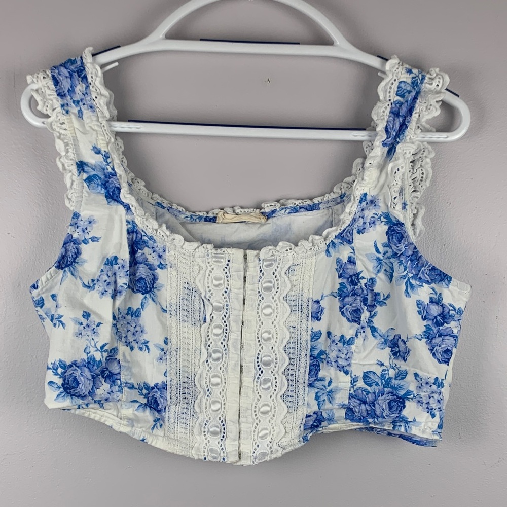 Altar'd State Blue Floral Lace Crop Top large